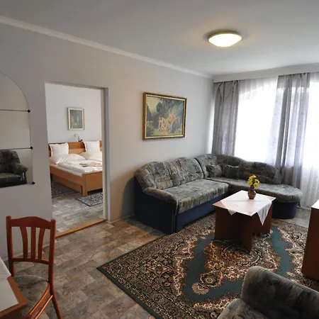 Atrium فندق Štúrovo